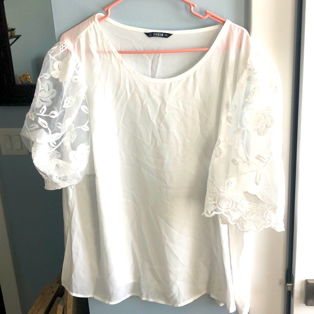 Plus size white puff sleeve lace blouse